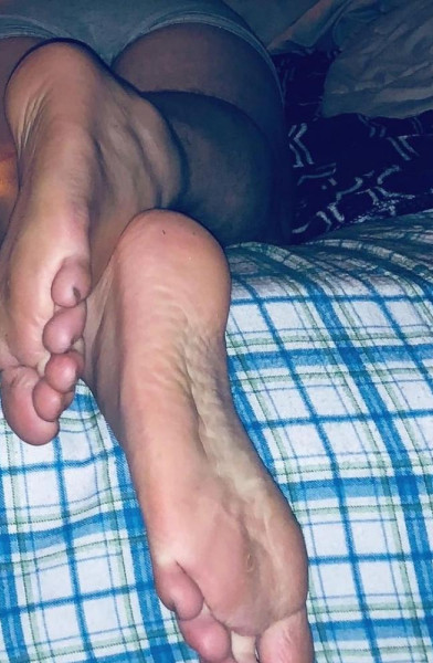 Foot Worshipping Gay 🦶🏼