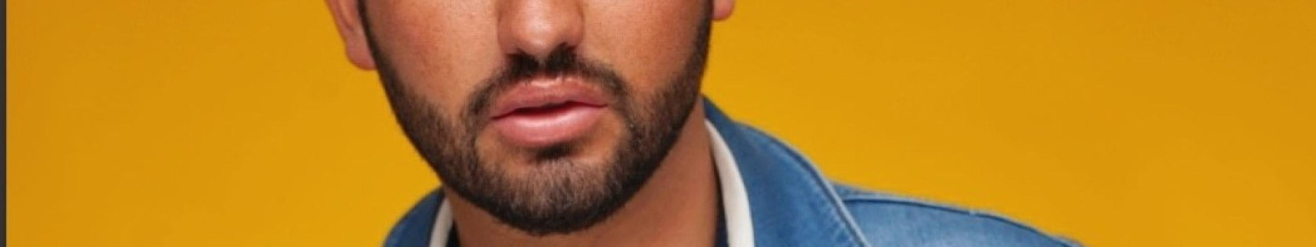 Background Hughie Maughan