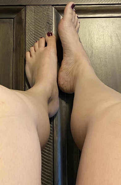 Feetilicous Mom