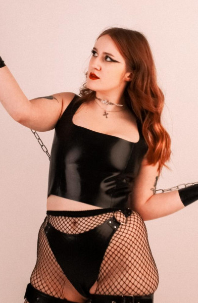 Mina Harder | DOMINATRIX