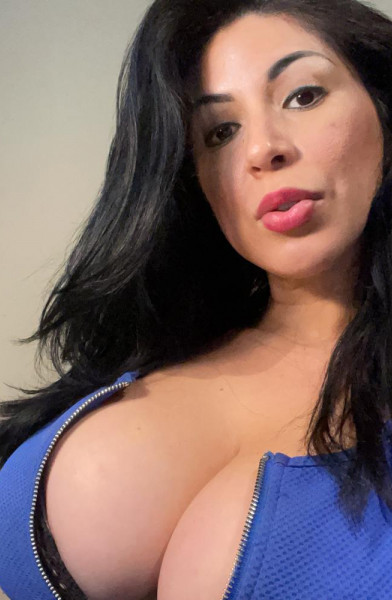 Dina30bigboobs