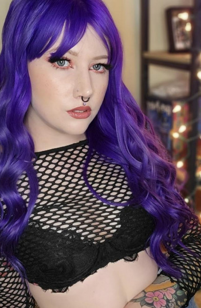 Your goth virtual GF ♡