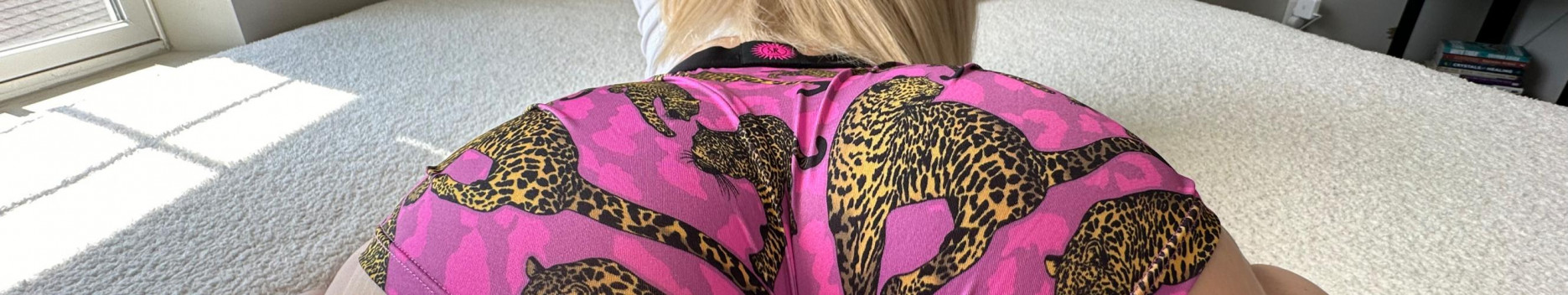 Background Andrea Elizabeth 🐆💫