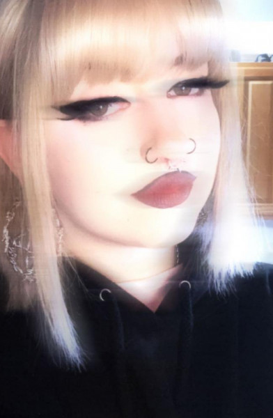 Your hot goth gf