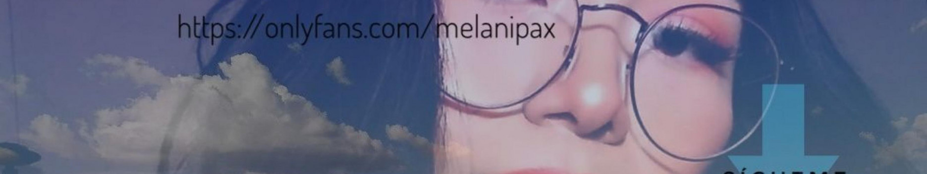 Background Melani Pax