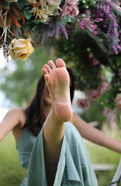 Eurasian Feet