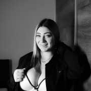 Curvy_Sandra