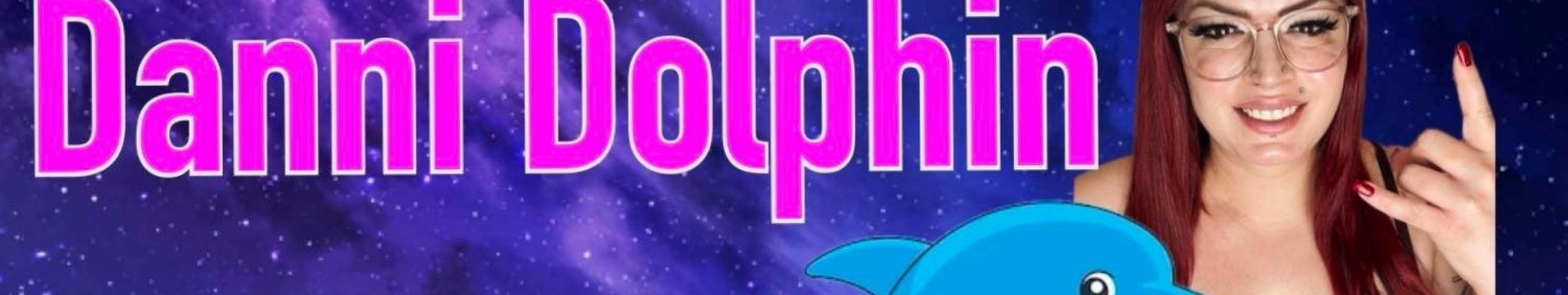 Background Danni Dolphin